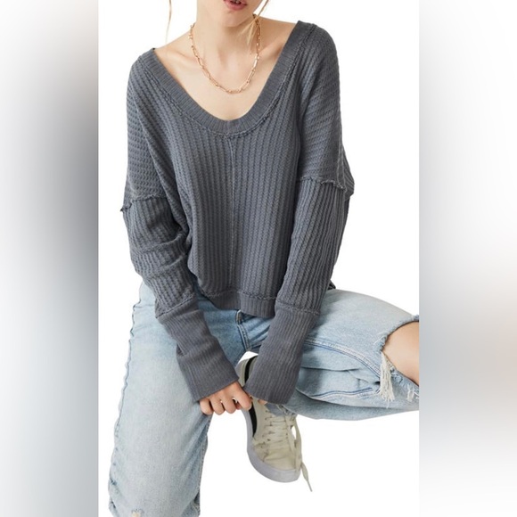 NEW FREE PEOPLE - Oversized Thermal Top with Long Sleeves in Gray - Picture 5 of 14
